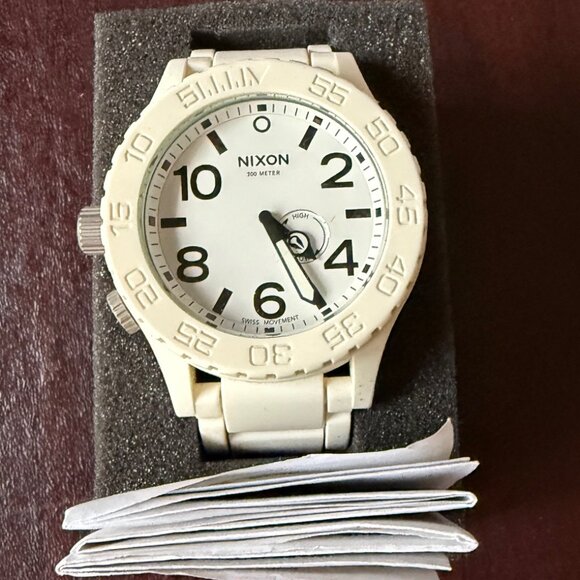 Nixon 51-30 Mens Classic Analog Watch - Picture 1 of 9